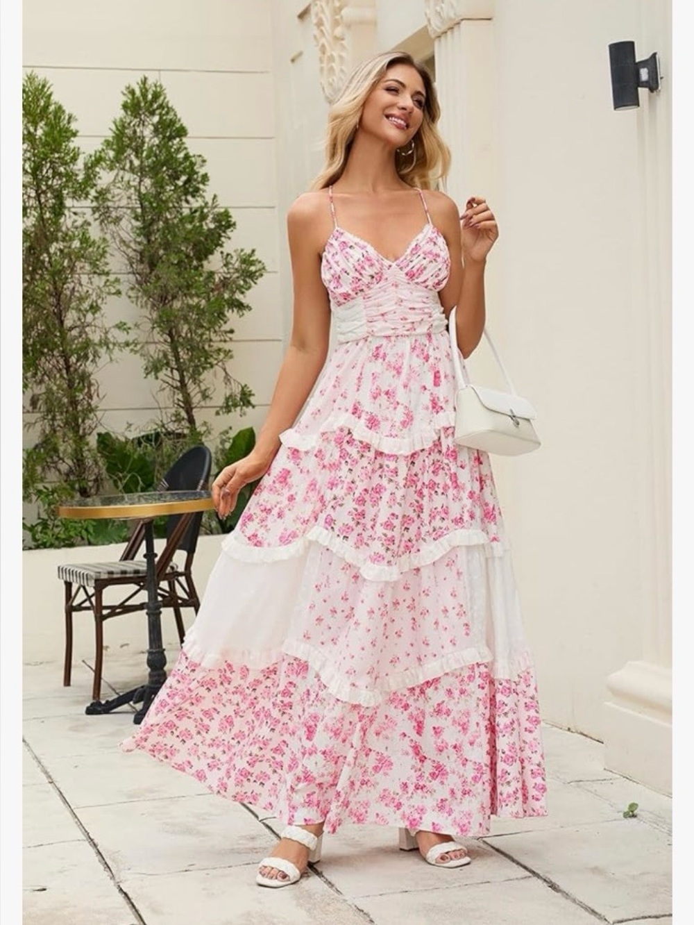 Gorgeous flowey Maxi in a peachy pink color! Boutique
